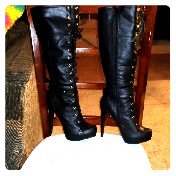 Fashion Boots - Picture 1 of 3